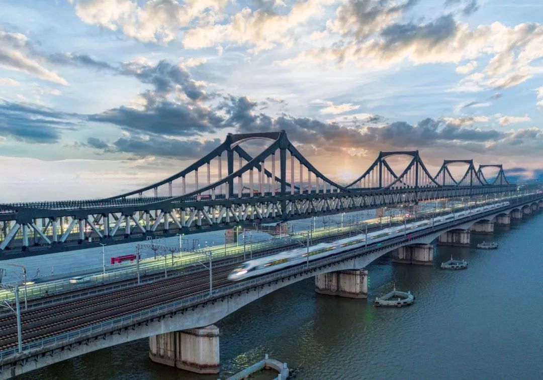 今天，杭州首条机场轨道快线开通！yl23455永利集团助力安全高效运营