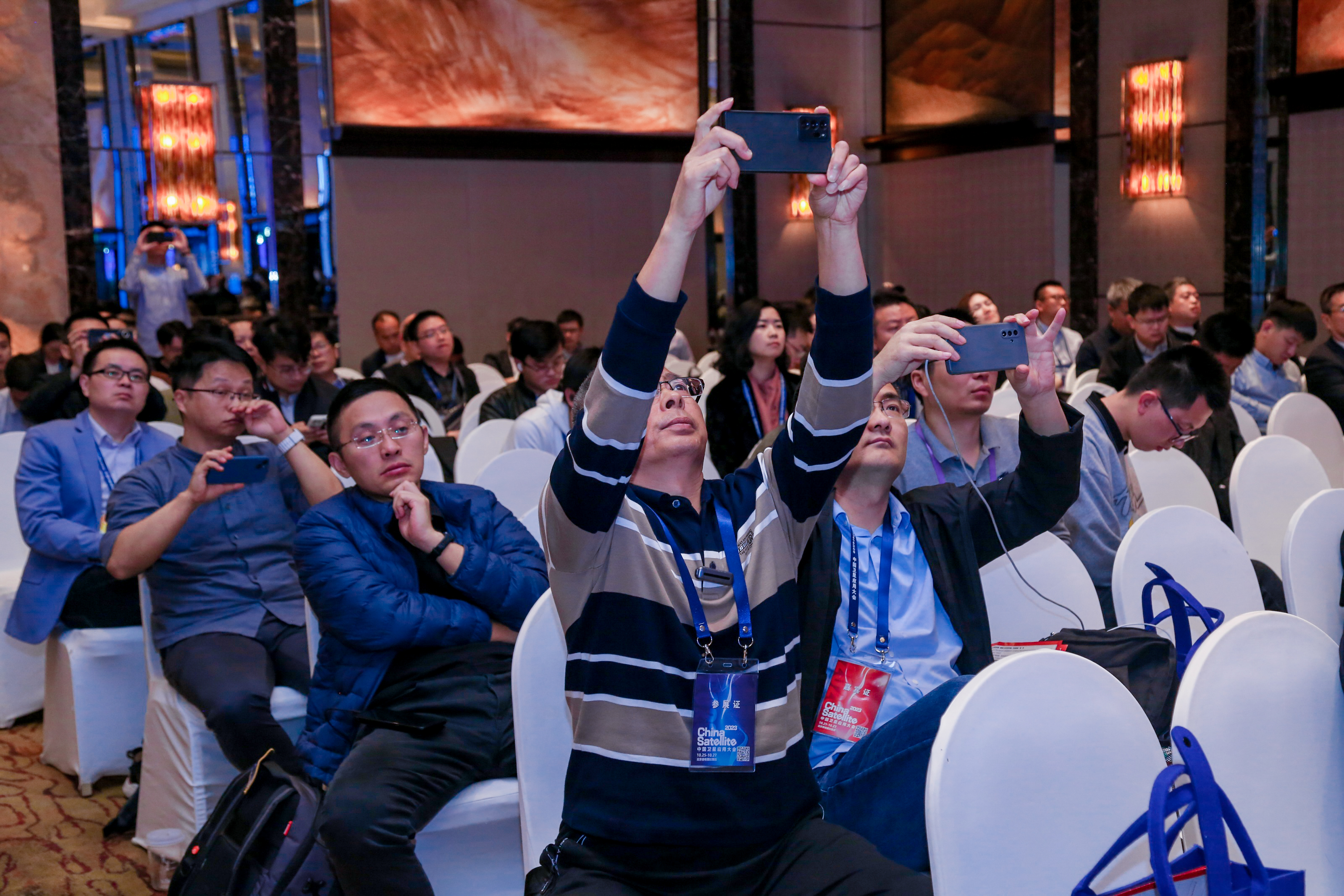 直击卫星大会:yl23455永利集团「10-100倍压缩」成全场焦点