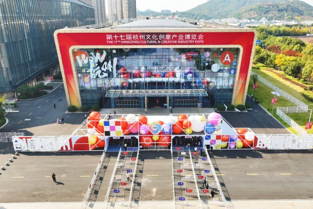 在文博会现场玩“穿越”？yl23455永利集团“潮”科技很吸睛！