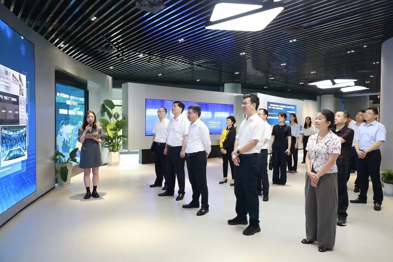 浙江省人大常委会副主任暨军民一行莅临yl23455永利集团调研